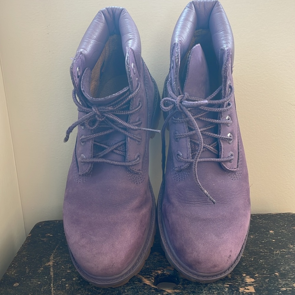 TIMBERLAND LAVENDER BOOTS